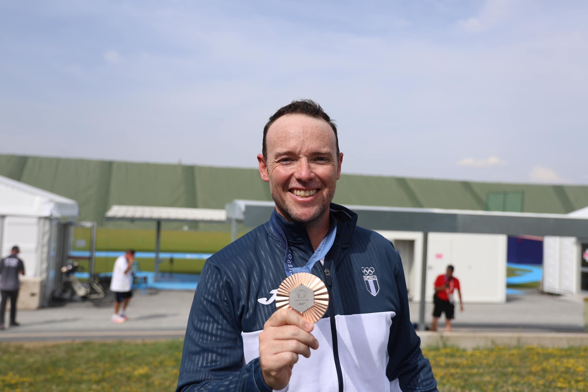 Jean Pierre Brol tremendamente emocionado al ganar la medalla de bronce en París 2024