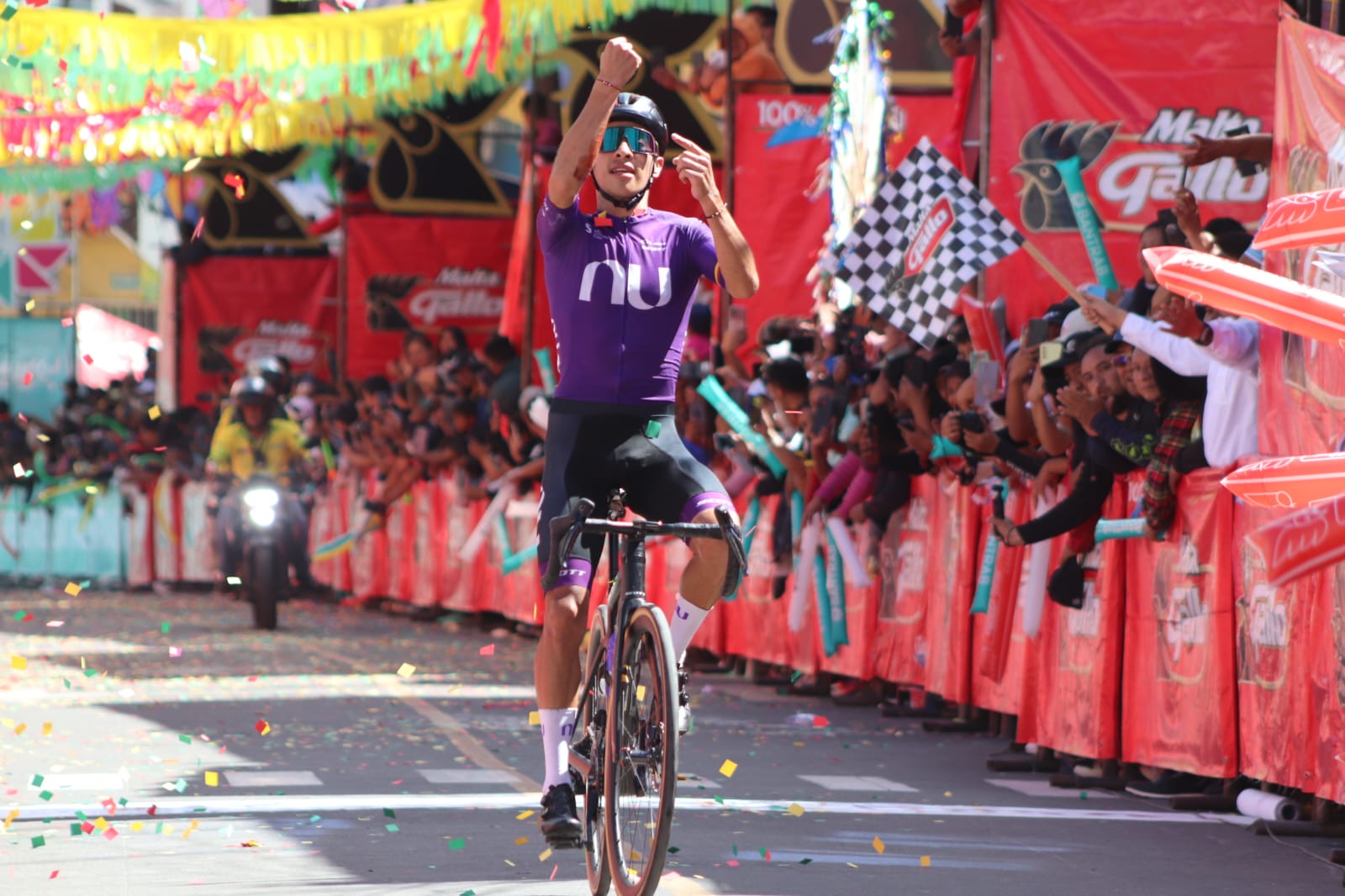 Jhonatan Cháves gana la quinta etapa de la Vuelta