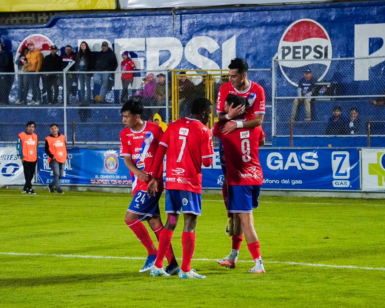 Xelajú goleó 4-0 a Zacapa en el Mario Camposeco