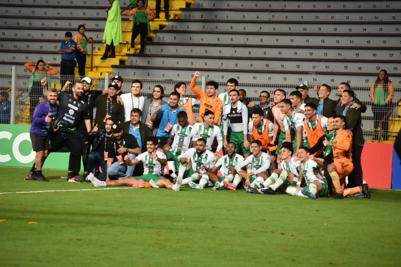 Antigua golea 0-3 al Saprissa y avanza a semifinales