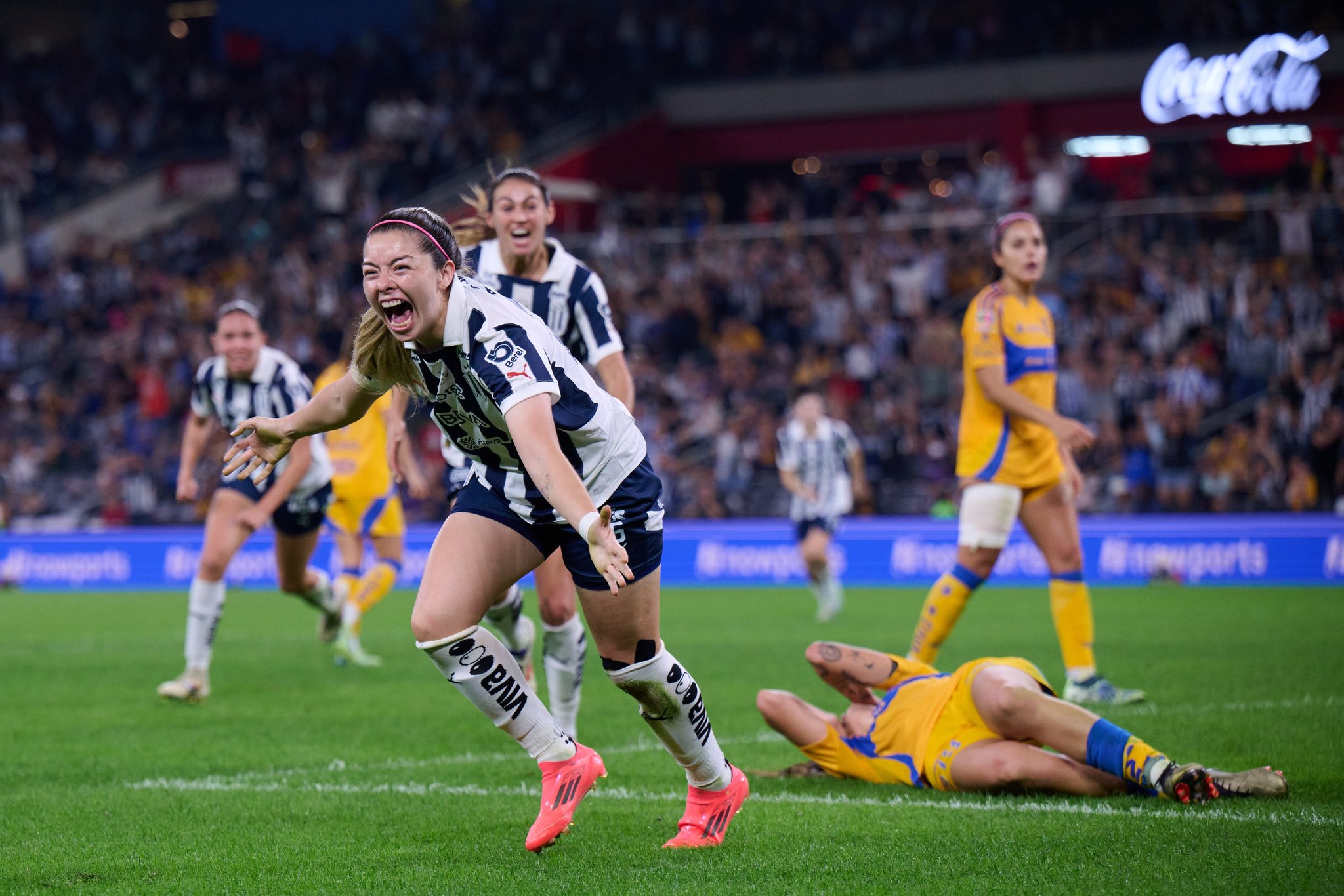 Rayadas son bicampeonas en una locura de final