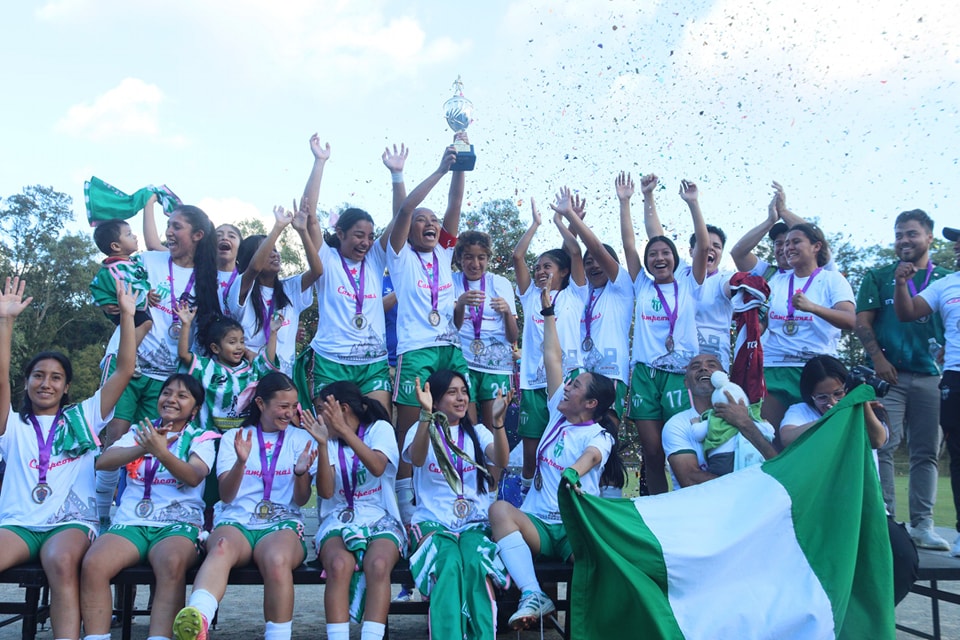 Antigua Femenino en campeón en la liga de ascenso