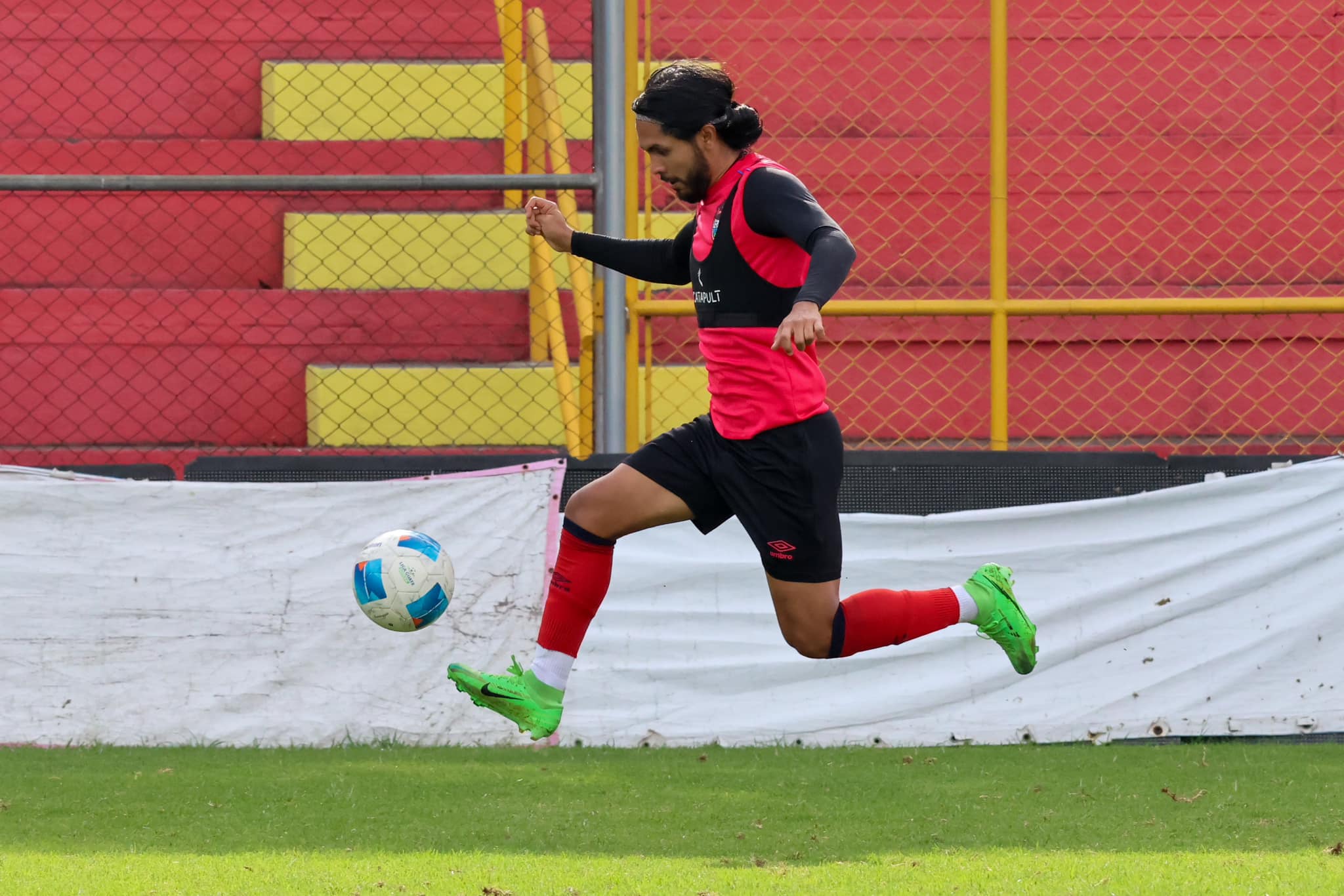 Municipal golea en otro juego de fogueo