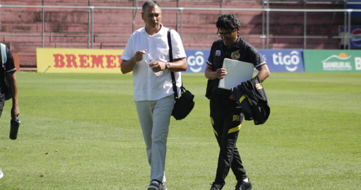 Mauricio Tapia agarró de juguete a Marquense