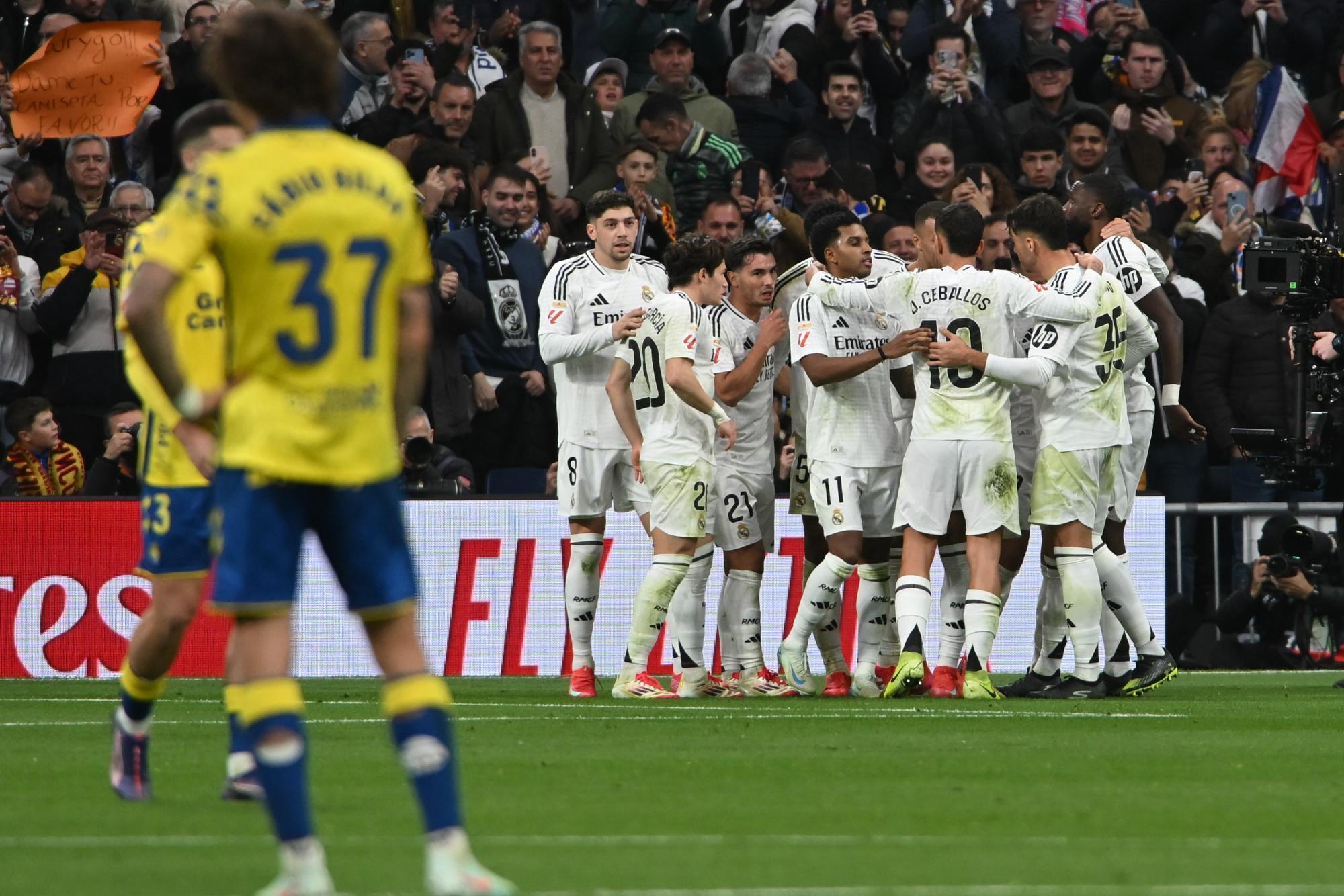 Real Madrid remonta y es líder de La Liga