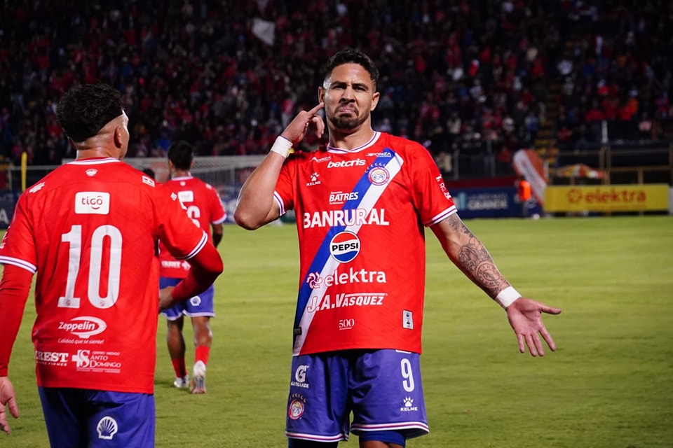 Pedro Báez encabeza la lista de goleadores