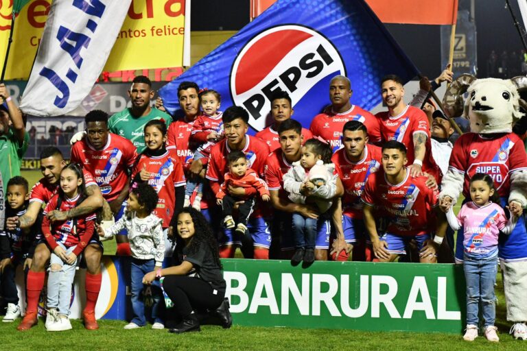 Xelajú remonta ante Malacateco y sale de la mala racha