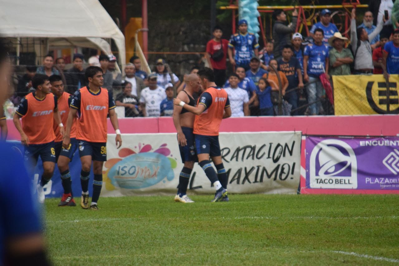 Cobán venció a Antigua en la semifinal de ida
